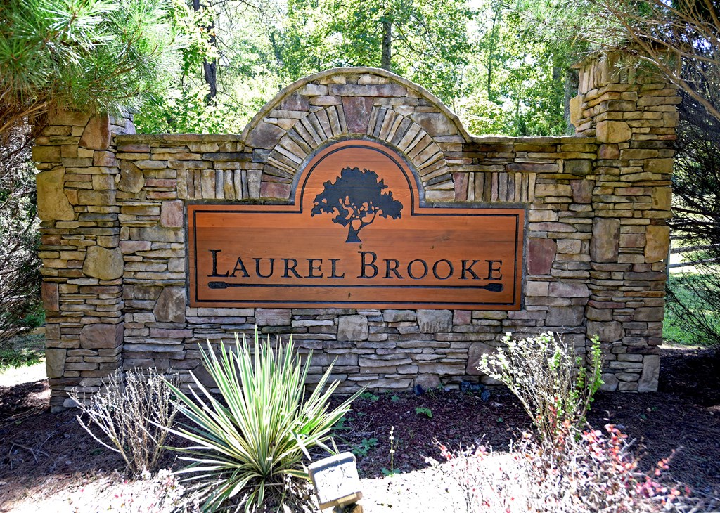 Entrance to Laurel Brooke